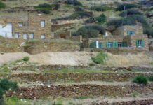 2003-2008: Δύο κατοικίες διακοπών στους Κολιτσάνους Ίου