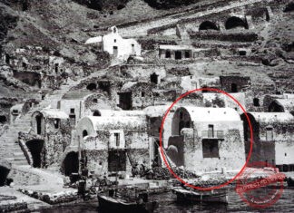 1986: «Μαγαζείο» στο Αμμούδι Οίας, Σαντορίνη